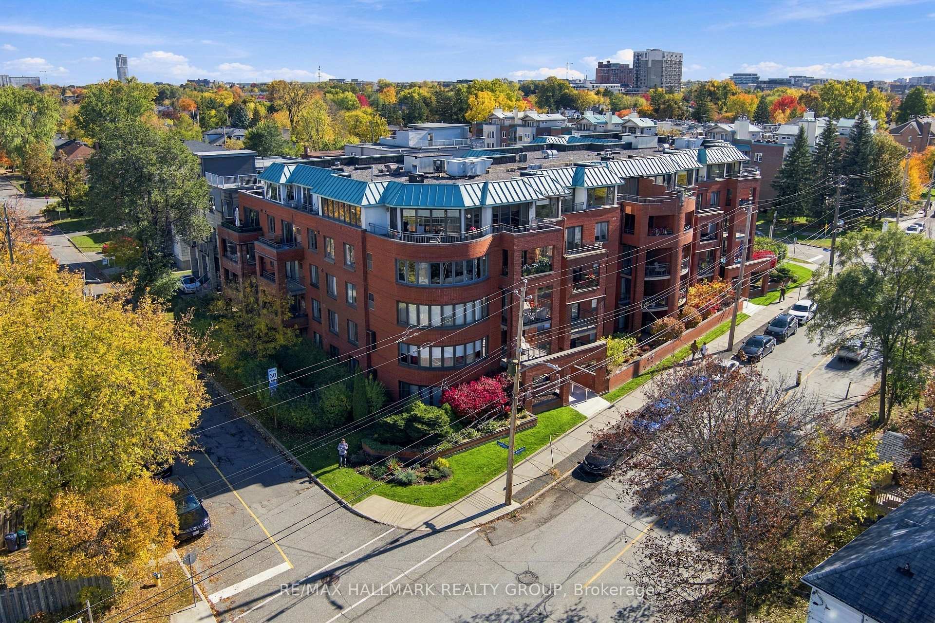 Photo 2 of Unit 401, 959 North River Road, Ottawa, Overbrook — HOMEH