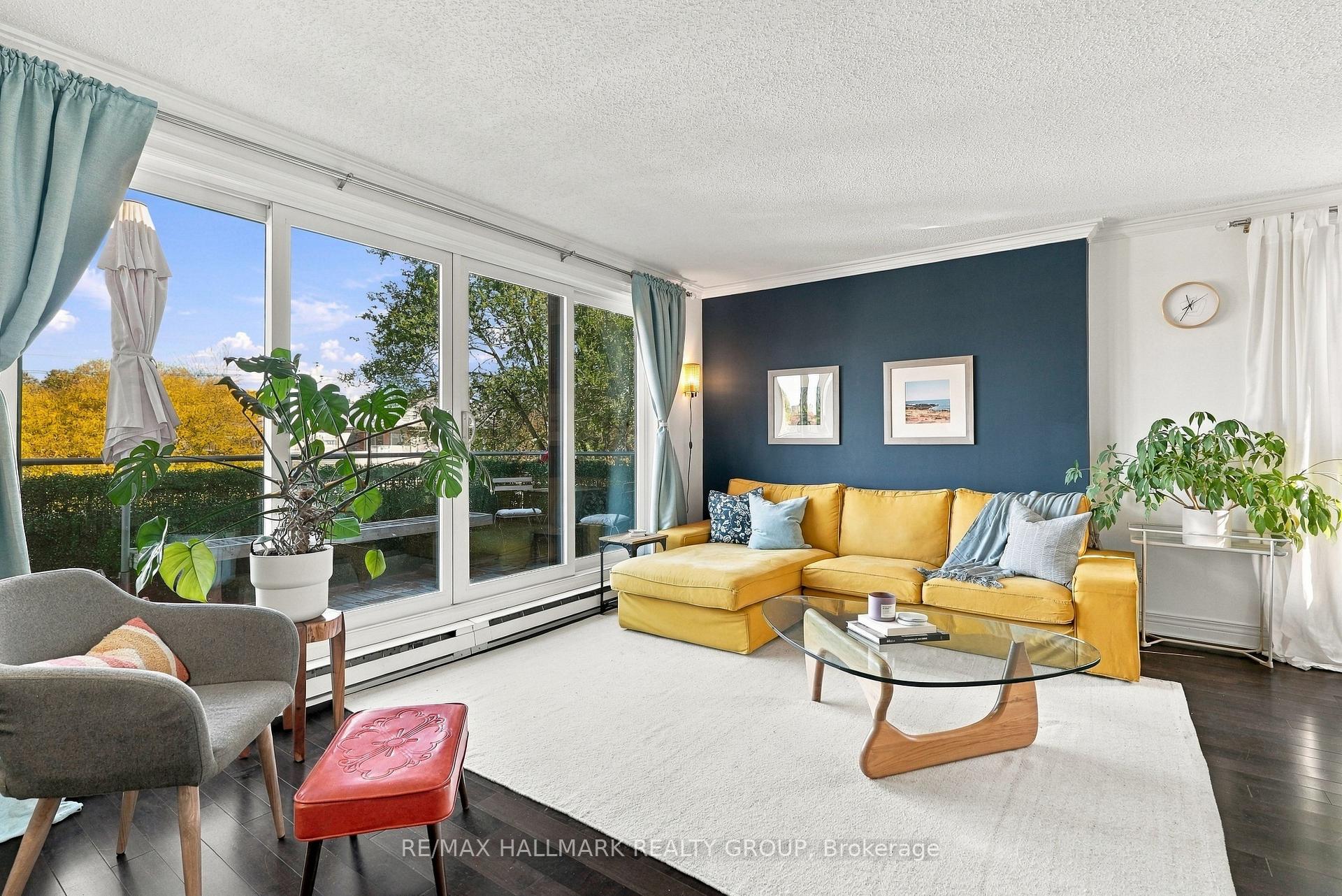 Photo 15 of Unit 401, 959 North River Road, Ottawa, Overbrook — HOMEH