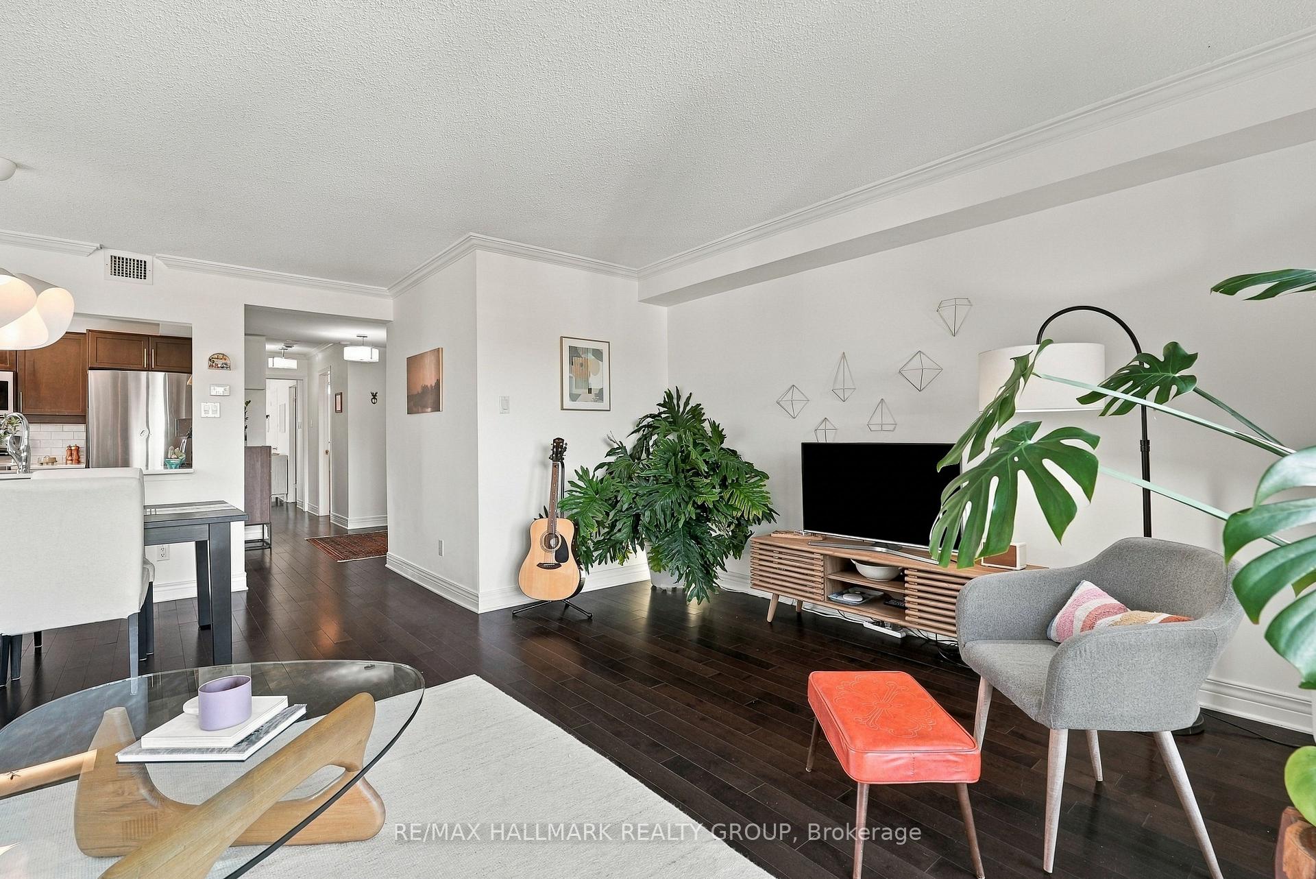 Photo 17 of Unit 401, 959 North River Road, Ottawa, Overbrook — HOMEH