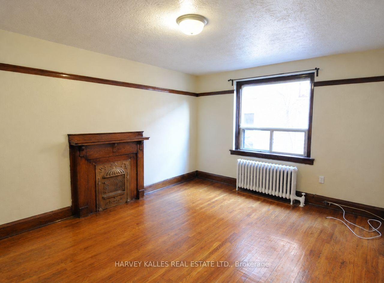 Photo 2 of Unit 7, 2220 Queen Street E, Toronto, The Beaches — HOMEH