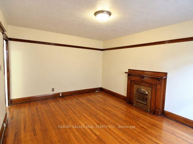 Photo 3 of Unit 7, 2220 Queen Street E, Toronto, The Beaches — HOMEH