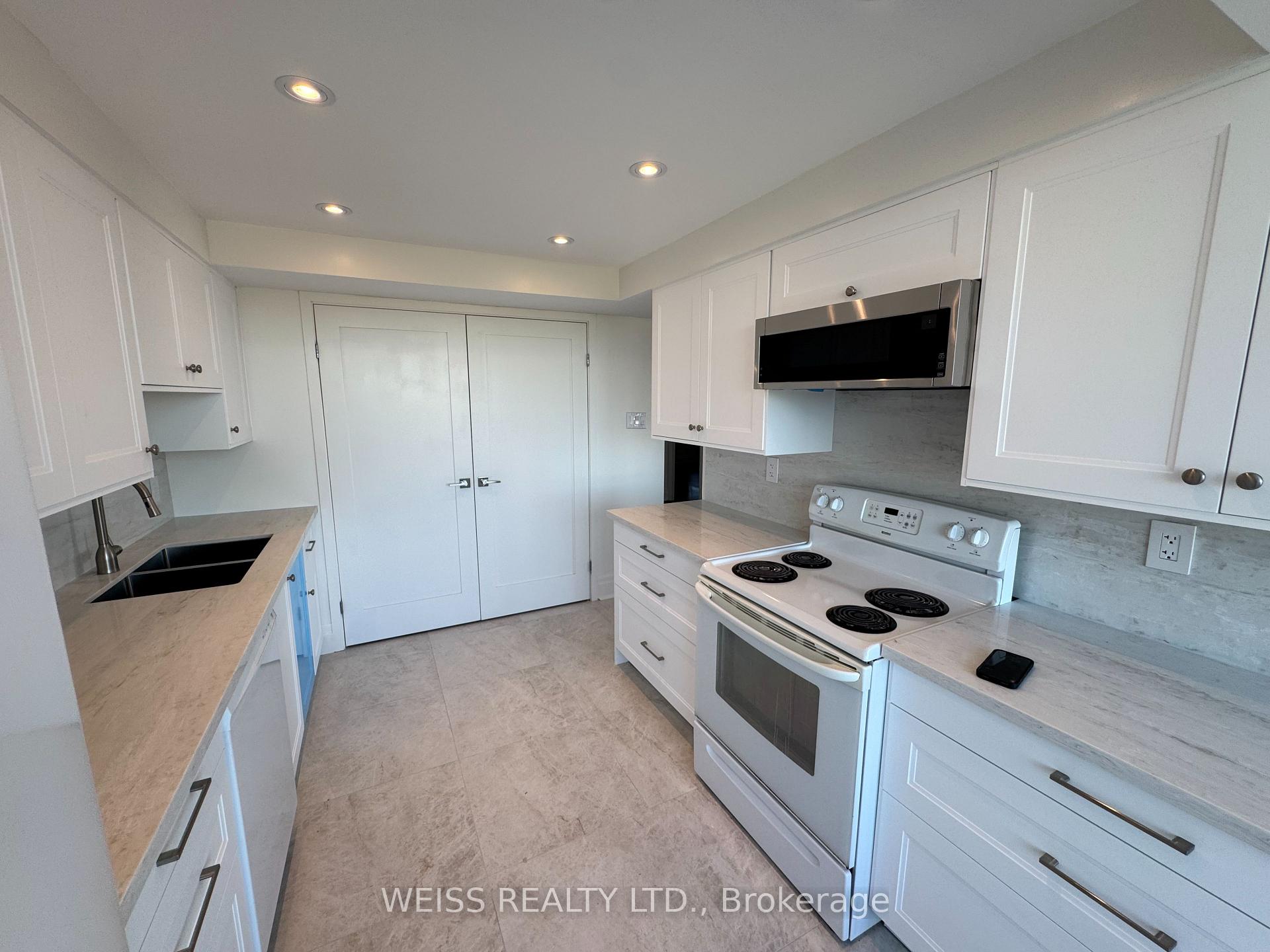 Photo 6 of Unit 904, 7460 Bathurst Street, Vaughan, Brownridge — HOMEH