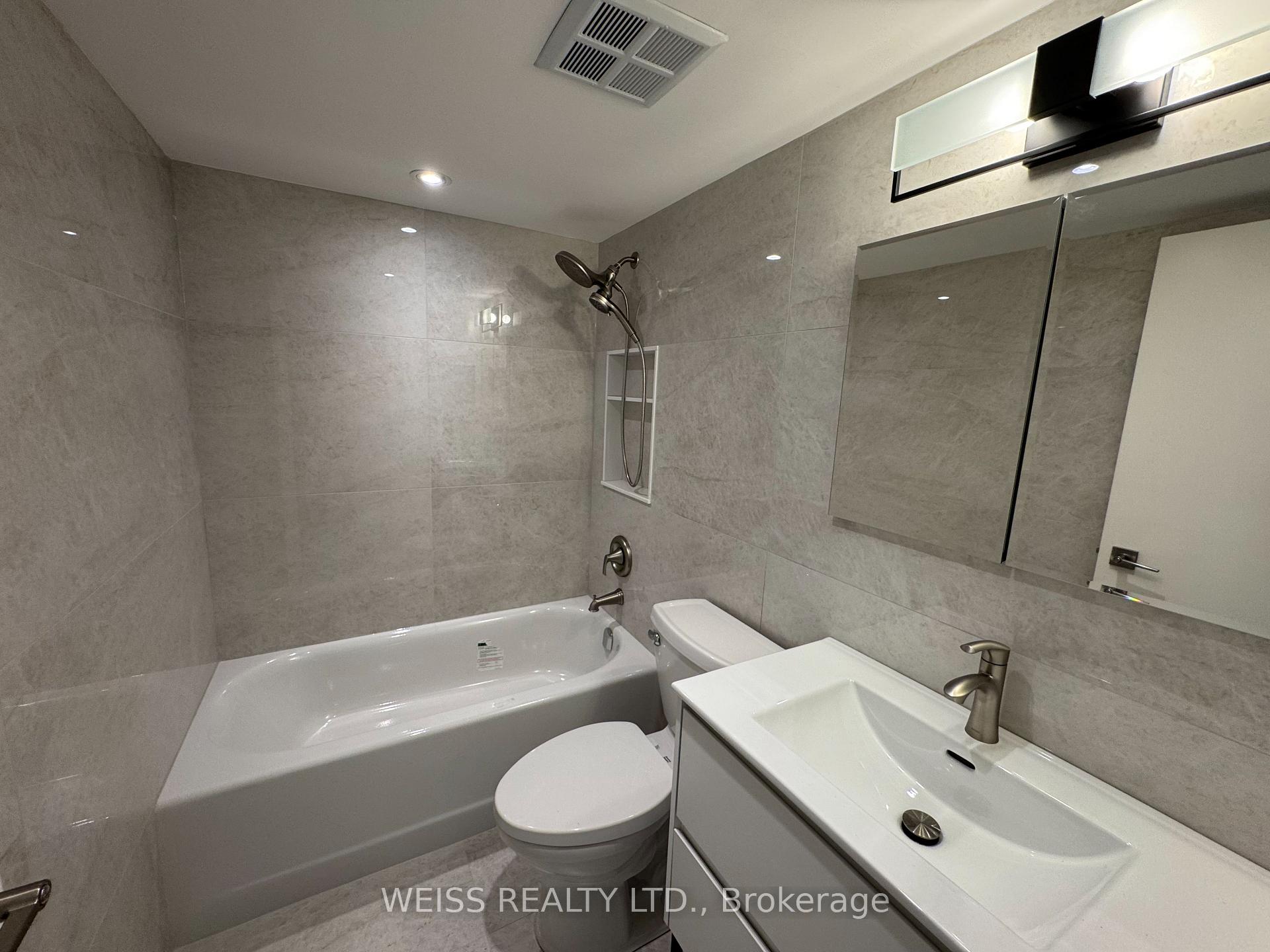 Photo 15 of Unit 904, 7460 Bathurst Street, Vaughan, Brownridge — HOMEH