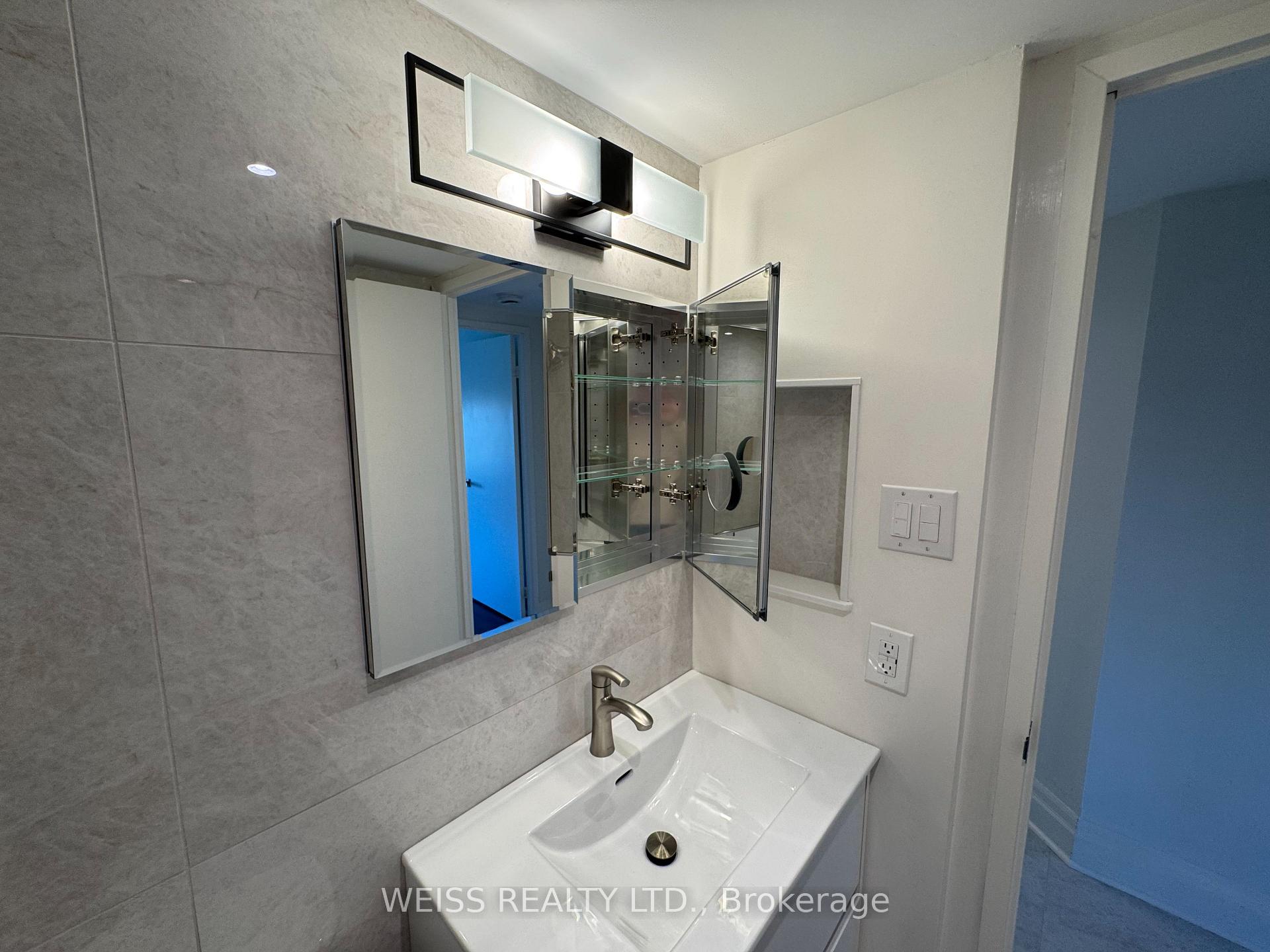 Photo 17 of Unit 904, 7460 Bathurst Street, Vaughan, Brownridge — HOMEH