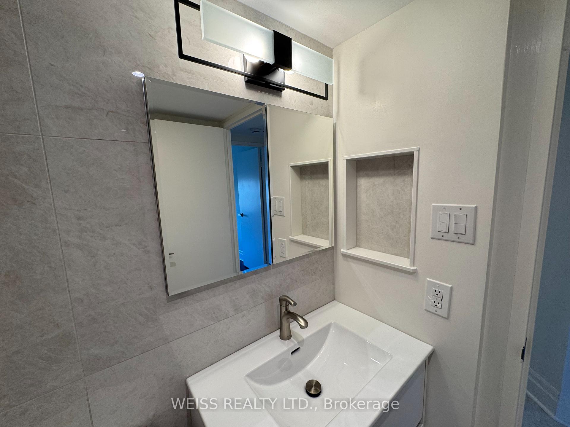 Photo 18 of Unit 904, 7460 Bathurst Street, Vaughan, Brownridge — HOMEH