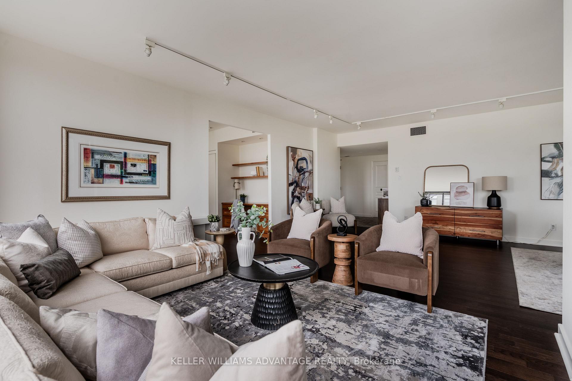 Photo 5 of Unit 401, 616 Avenue Road, Toronto, Casa Loma — HOMEH