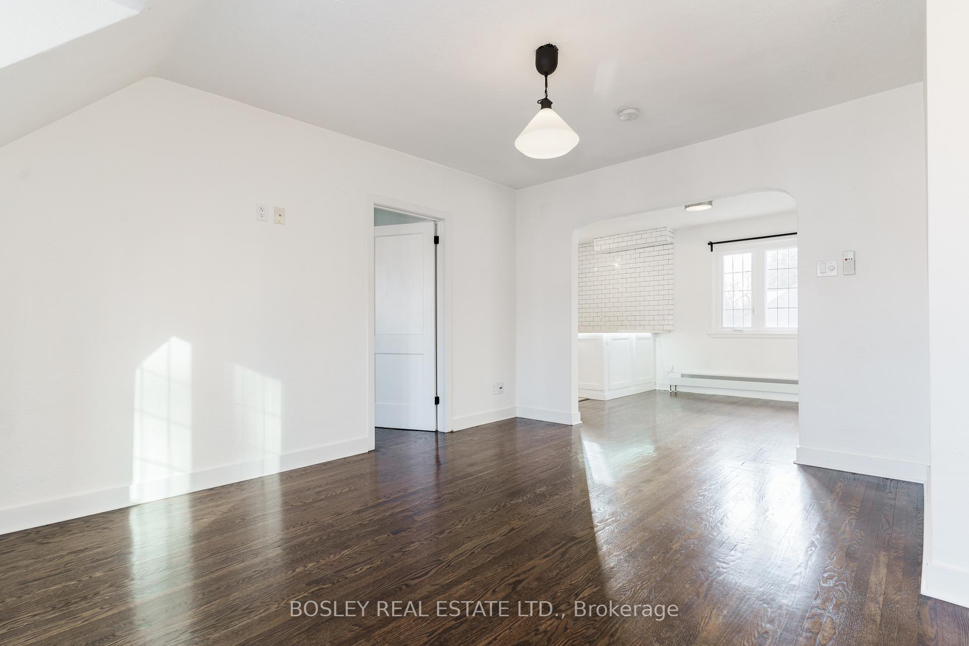 Photo 8 of Unit 5, 308 S Kingsway Road, Toronto, High Park-Swansea — HOMEH