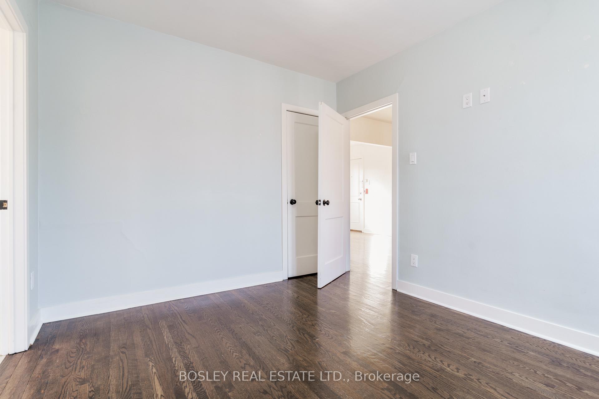 Photo 11 of Unit 5, 308 S Kingsway Road, Toronto, High Park-Swansea — HOMEH