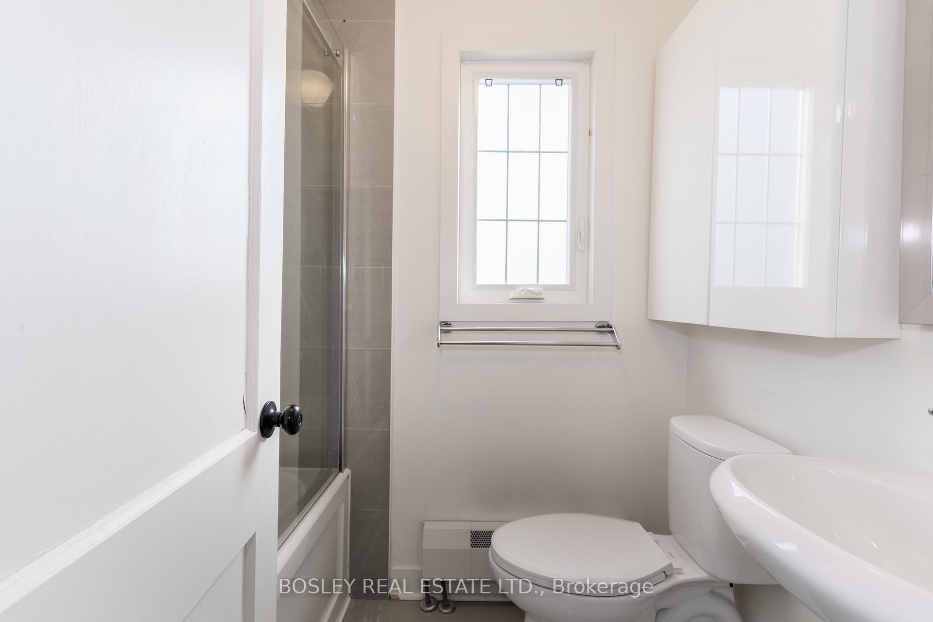 Photo 14 of Unit 5, 308 S Kingsway Road, Toronto, High Park-Swansea — HOMEH