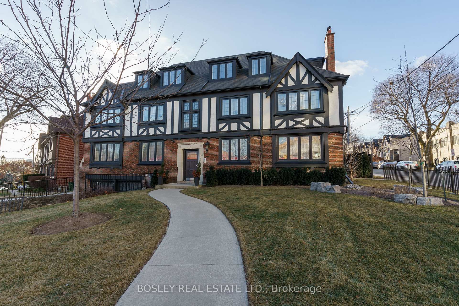 Photo 1 of Unit 5, 308 S Kingsway Road, Toronto, High Park-Swansea — HOMEH