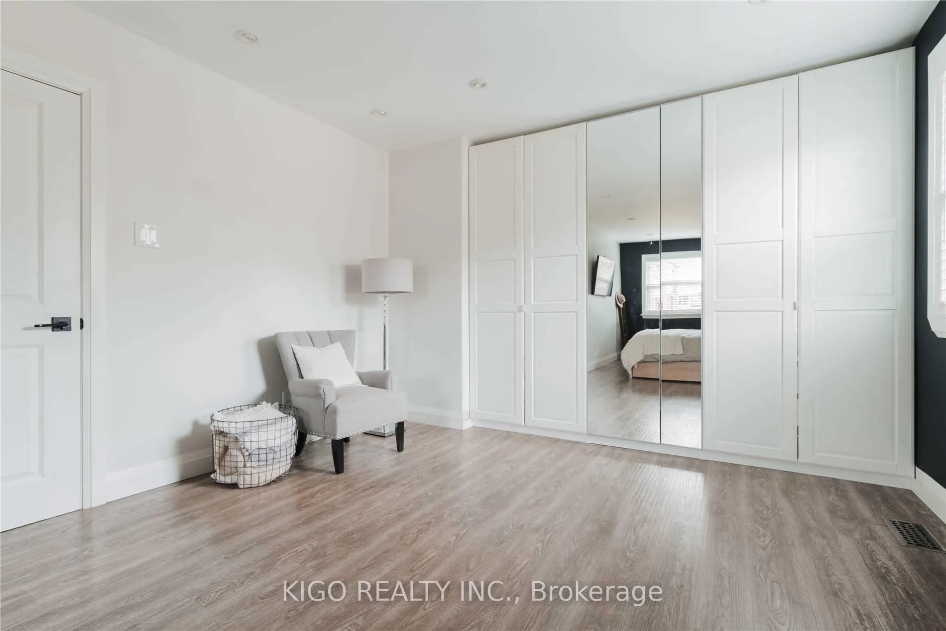 Photo 24 of Unit Upper, 1227 Homewood Drive, Burlington, Mountainside — HOMEH