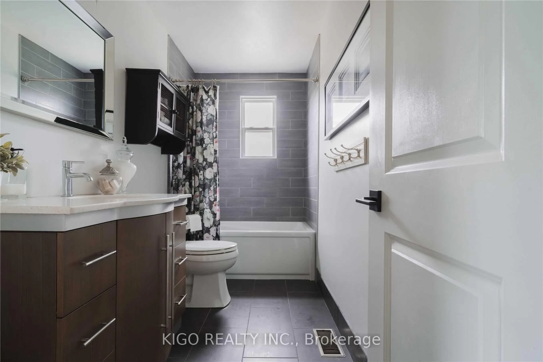 Photo 27 of Unit Upper, 1227 Homewood Drive, Burlington, Mountainside — HOMEH