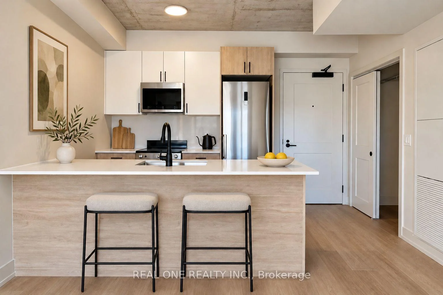 Photo 6 of Unit 508, 810 King Street W, Hamilton, Westdale — HOMEH