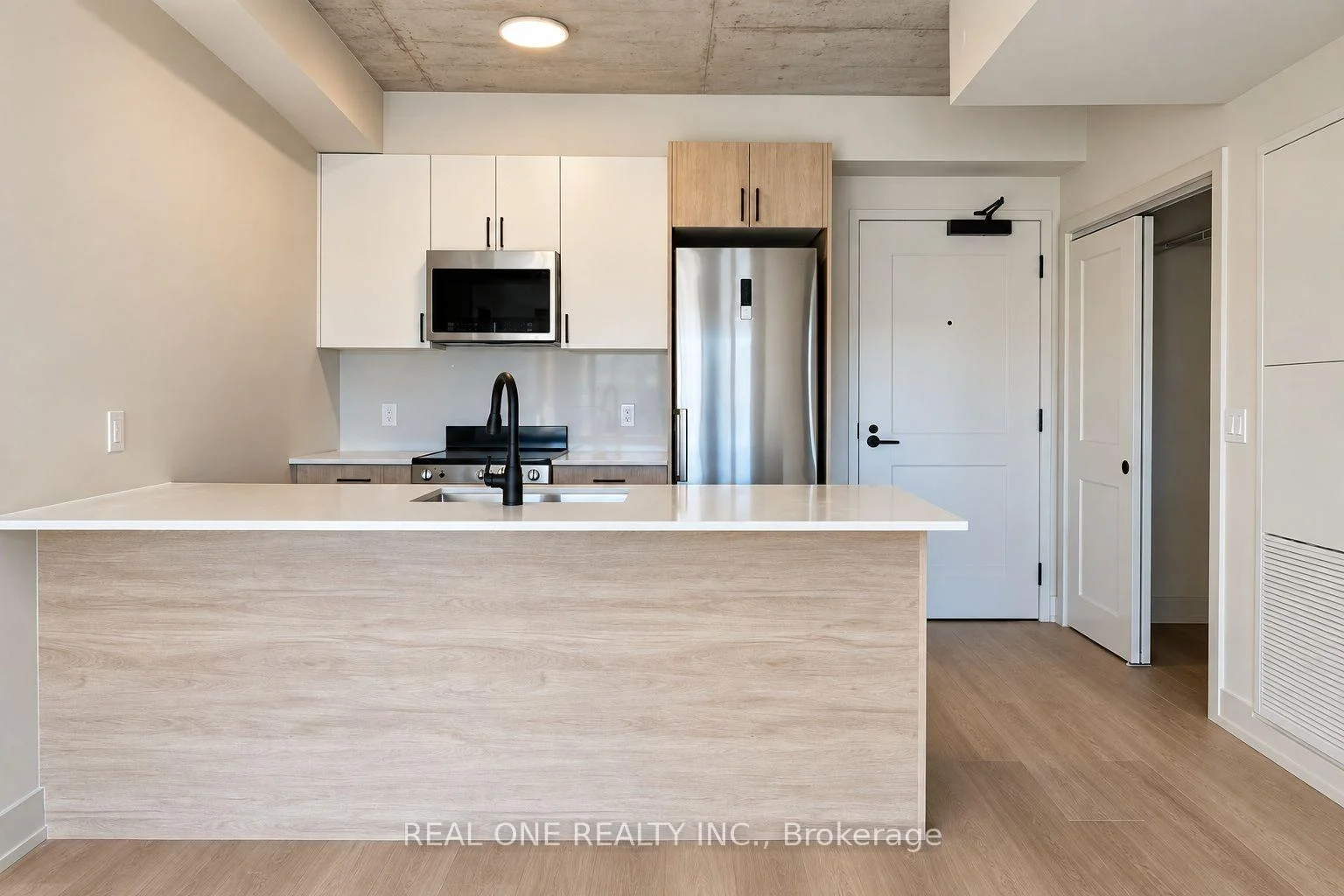 Photo 9 of Unit 508, 810 King Street W, Hamilton, Westdale — HOMEH