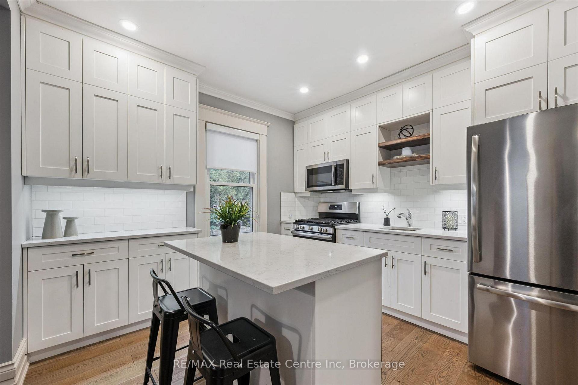 Photo 9 of 11 Neeve Street, Guelph, Downtown — HOMEH