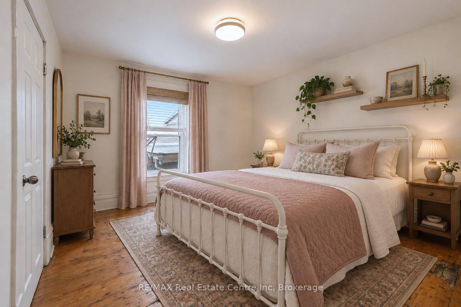 Photo 13 of 11 Neeve Street, Guelph, Downtown — HOMEH