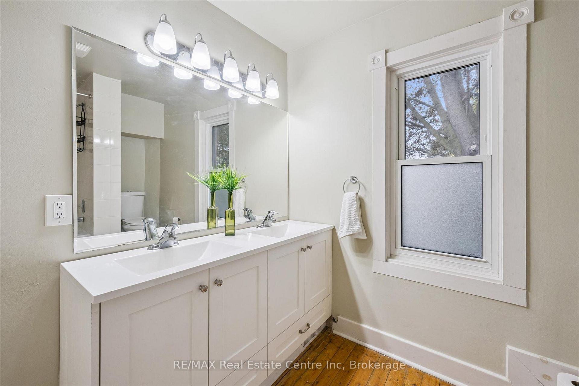 Photo 15 of 11 Neeve Street, Guelph, Downtown — HOMEH