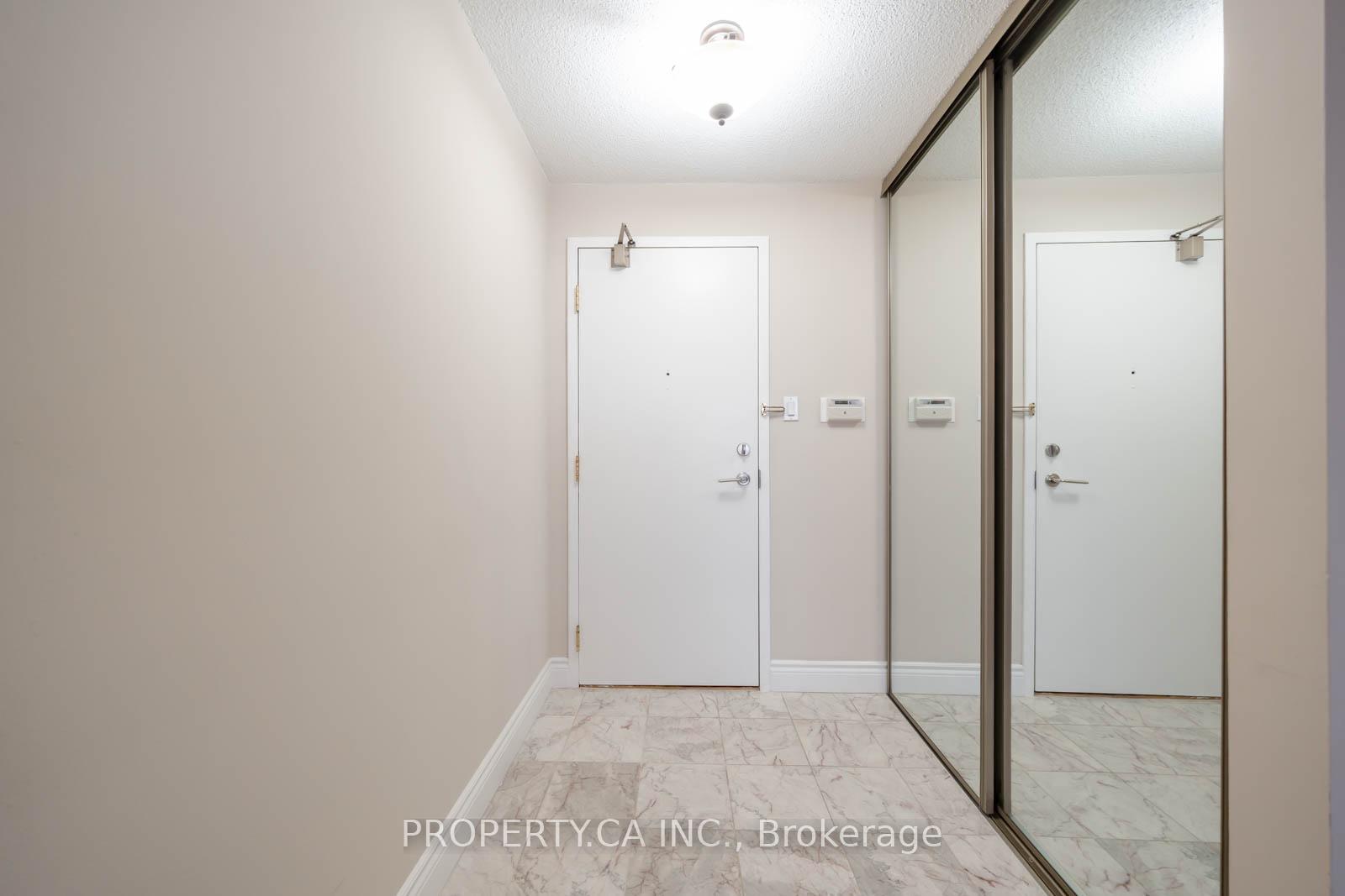 Photo 3 of Unit 605, 7460 Bathurst Street, Vaughan, Brownridge — HOMEH