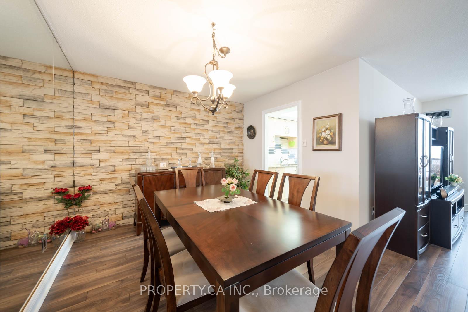 Photo 5 of Unit 605, 7460 Bathurst Street, Vaughan, Brownridge — HOMEH