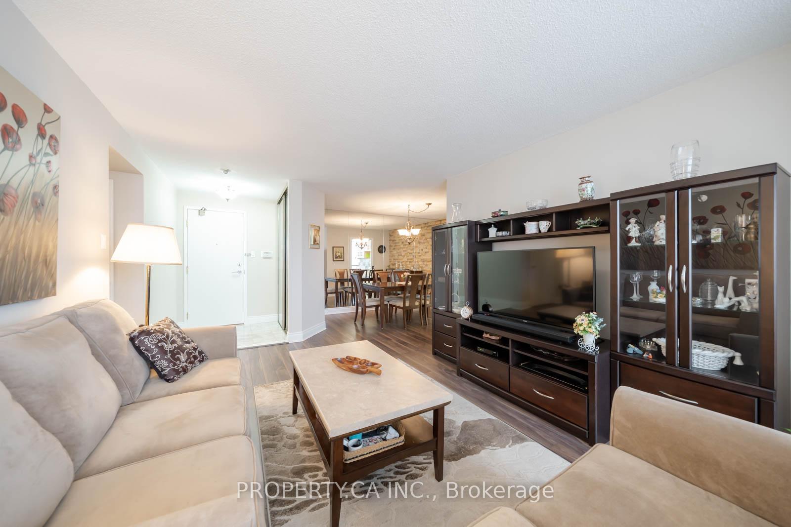 Photo 7 of Unit 605, 7460 Bathurst Street, Vaughan, Brownridge — HOMEH