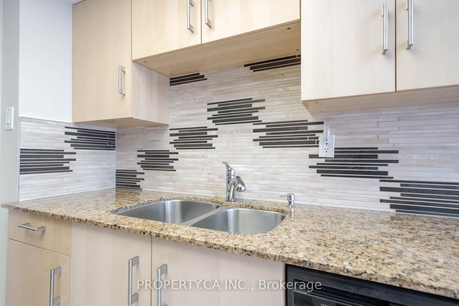 Photo 13 of Unit 605, 7460 Bathurst Street, Vaughan, Brownridge — HOMEH