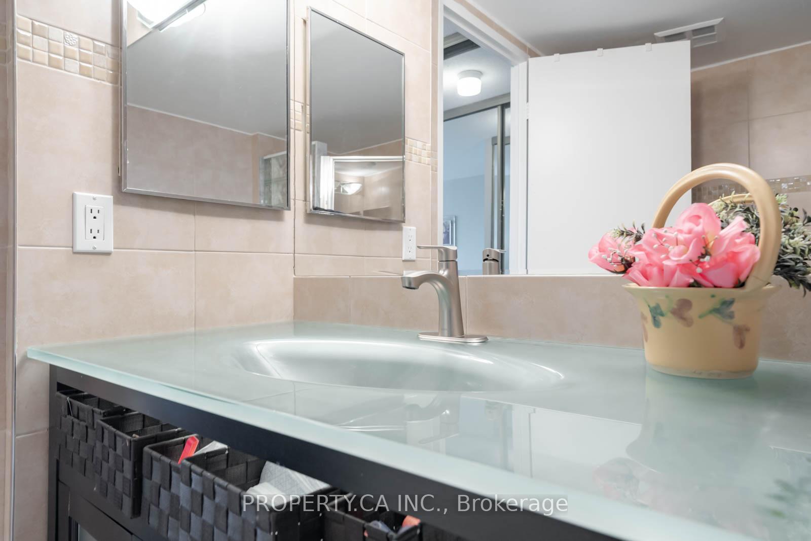 Photo 32 of Unit 605, 7460 Bathurst Street, Vaughan, Brownridge — HOMEH