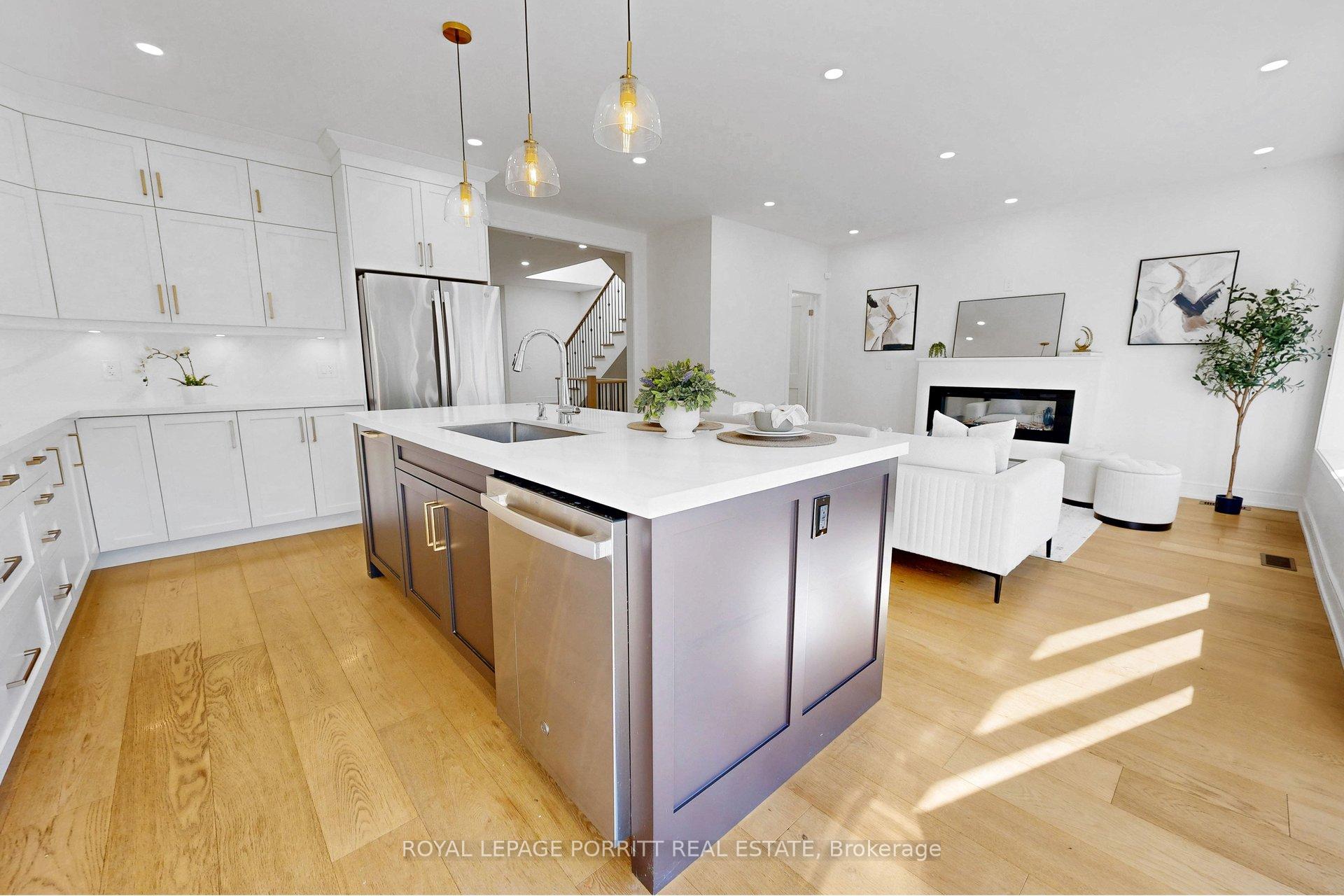 Photo 18 of 94 Edgecroft Road, Etobicoke, Stonegate-Queensway — HOMEH