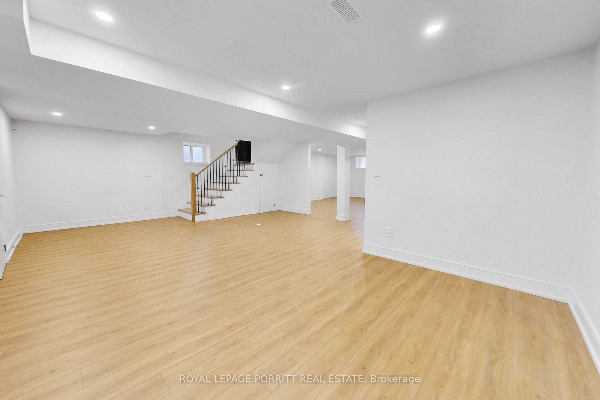 Photo 36 of 94 Edgecroft Road, Etobicoke, Stonegate-Queensway — HOMEH