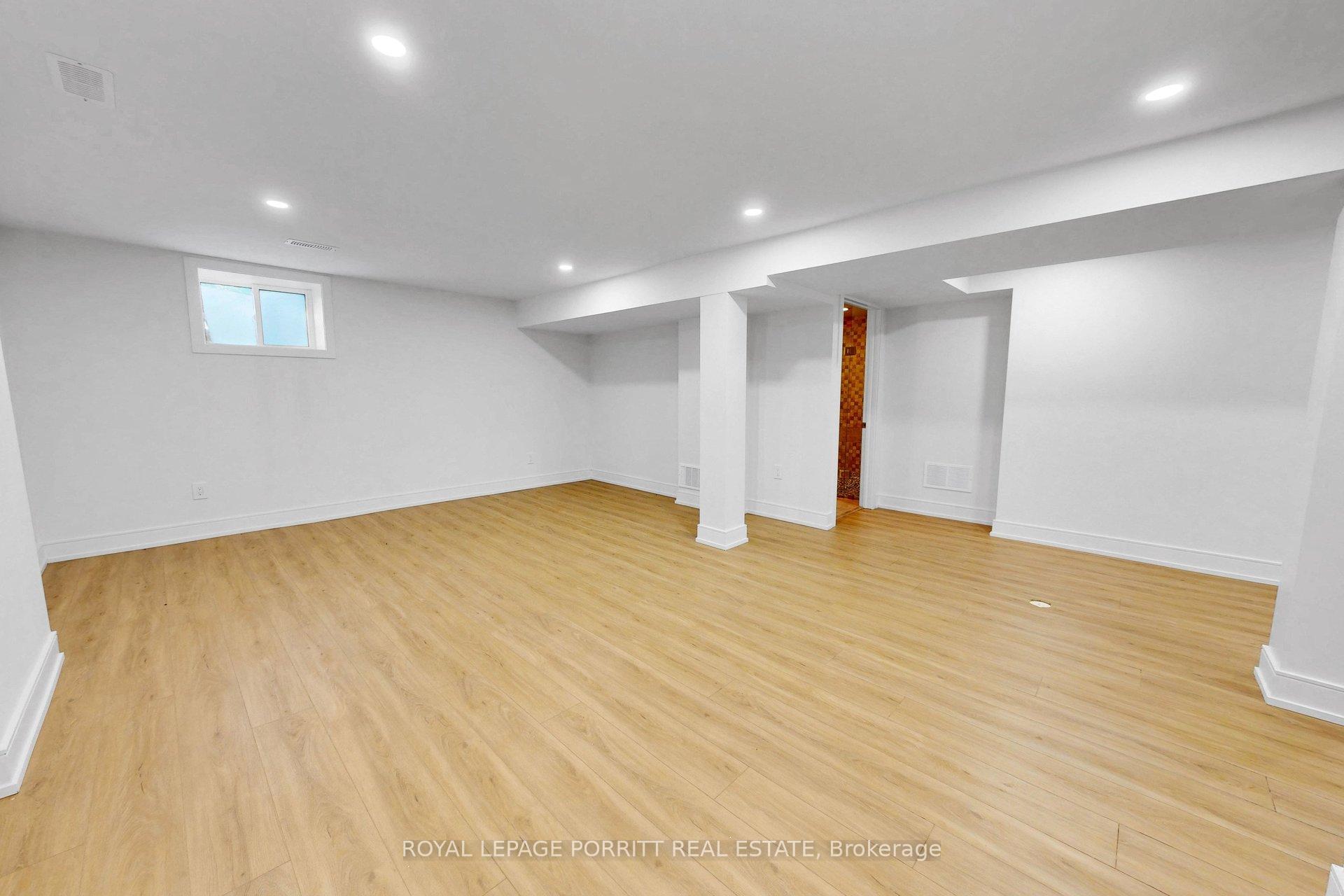 Photo 40 of 94 Edgecroft Road, Etobicoke, Stonegate-Queensway — HOMEH