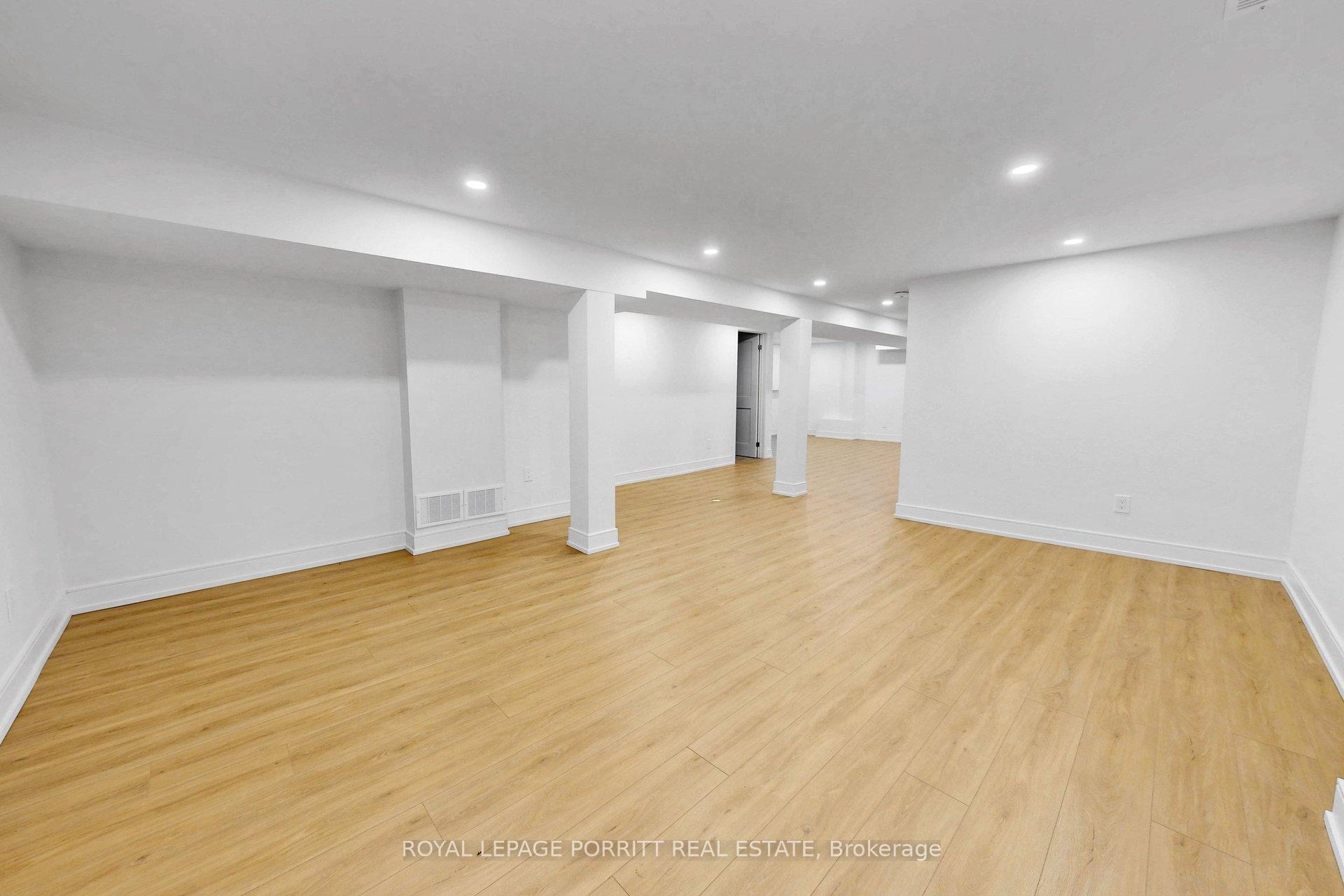 Photo 41 of 94 Edgecroft Road, Etobicoke, Stonegate-Queensway — HOMEH