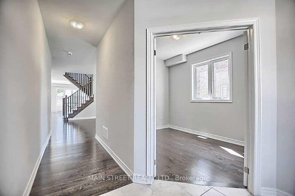 Photo 2 of 1283 Blackmore Street E, Innisfil, Alcona — HOMEH