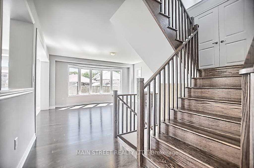 Photo 5 of 1283 Blackmore Street E, Innisfil, Alcona — HOMEH