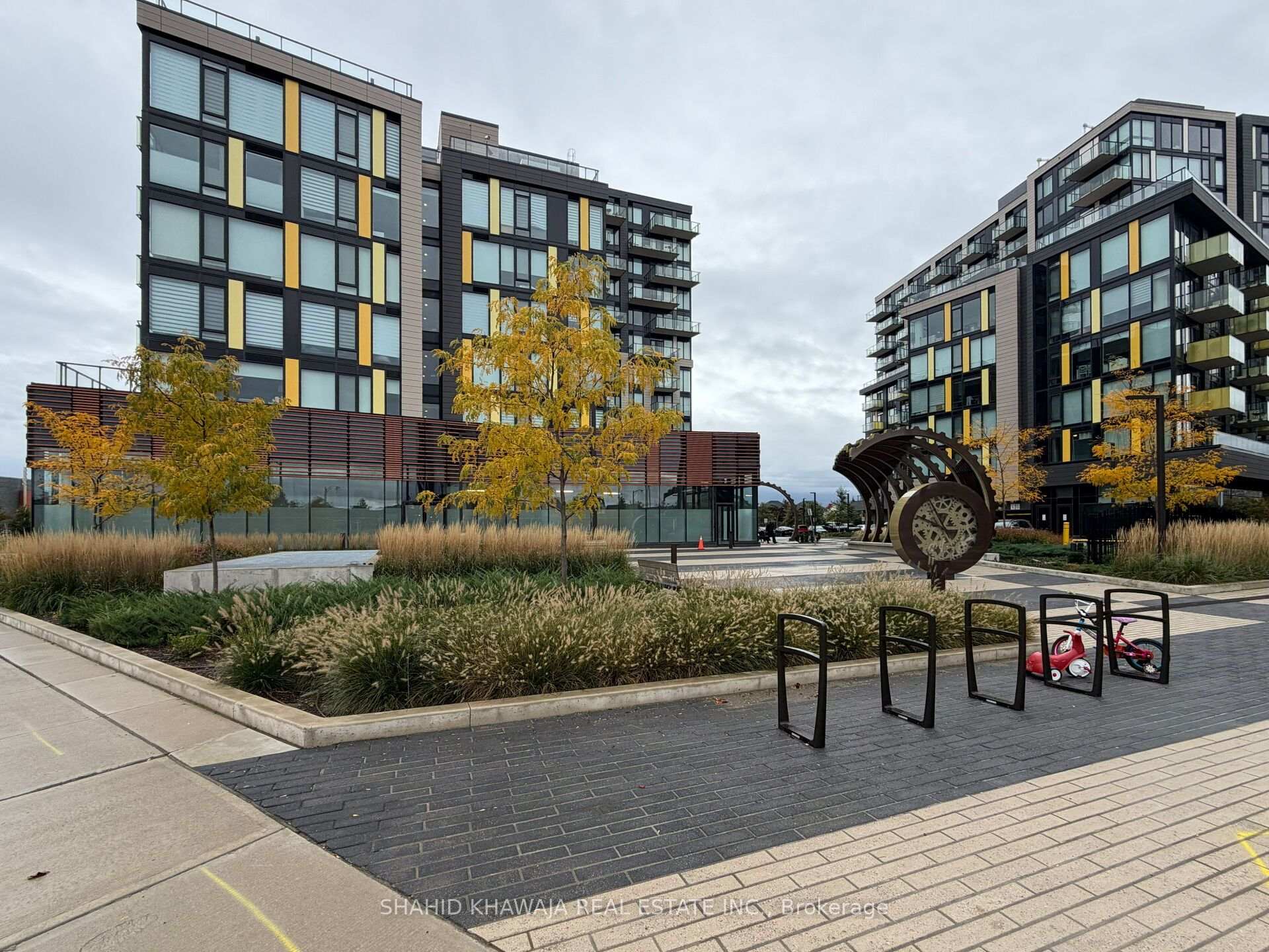 Photo 3 of Unit 621, 3008 William Cutmore Boulevard, Oakville, Joshua Meadows — HOMEH