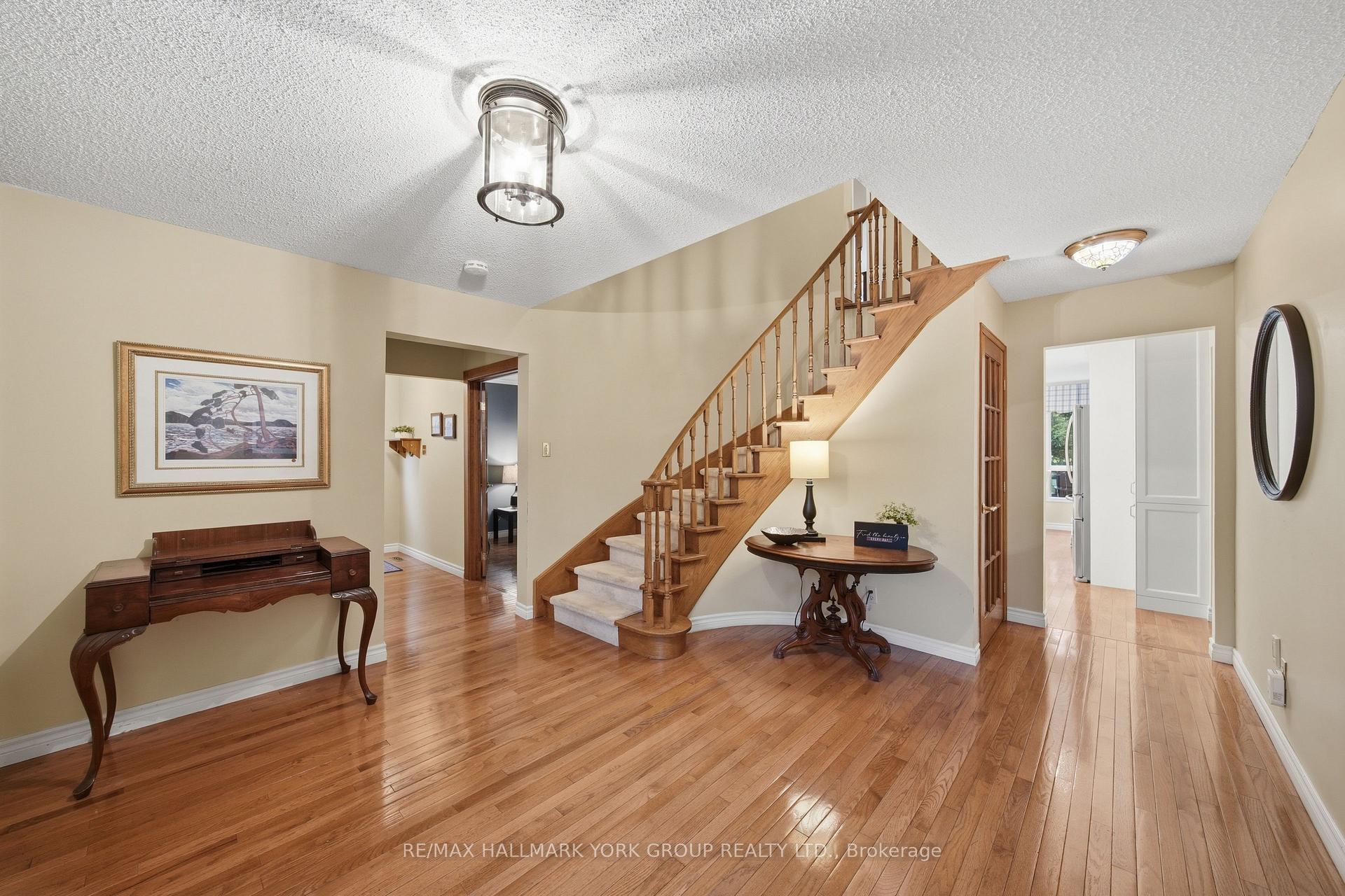 Photo 3 of 38 Lanewood Drive, Aurora, Hills of St Andrew — HOMEH
