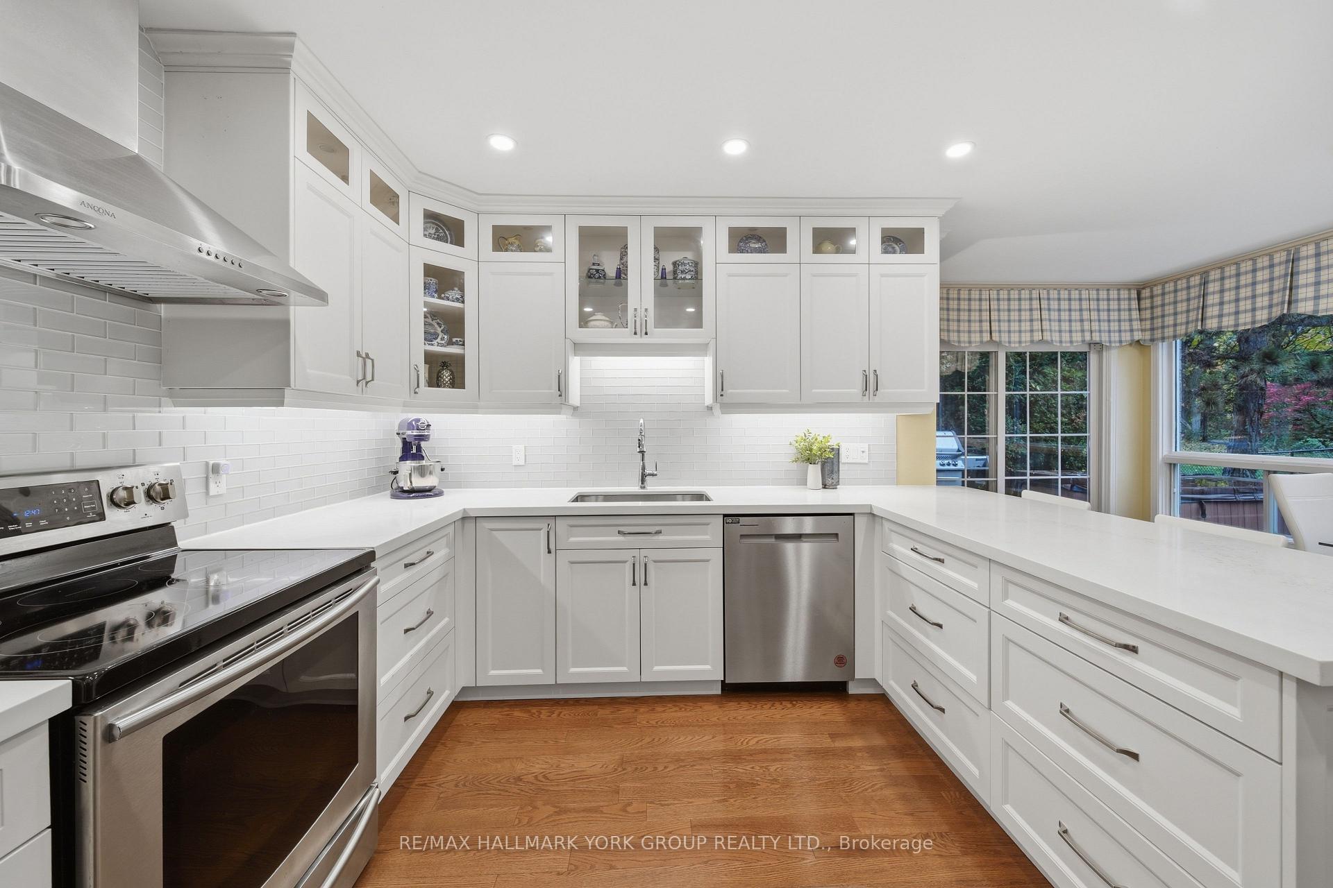 Photo 10 of 38 Lanewood Drive, Aurora, Hills of St Andrew — HOMEH
