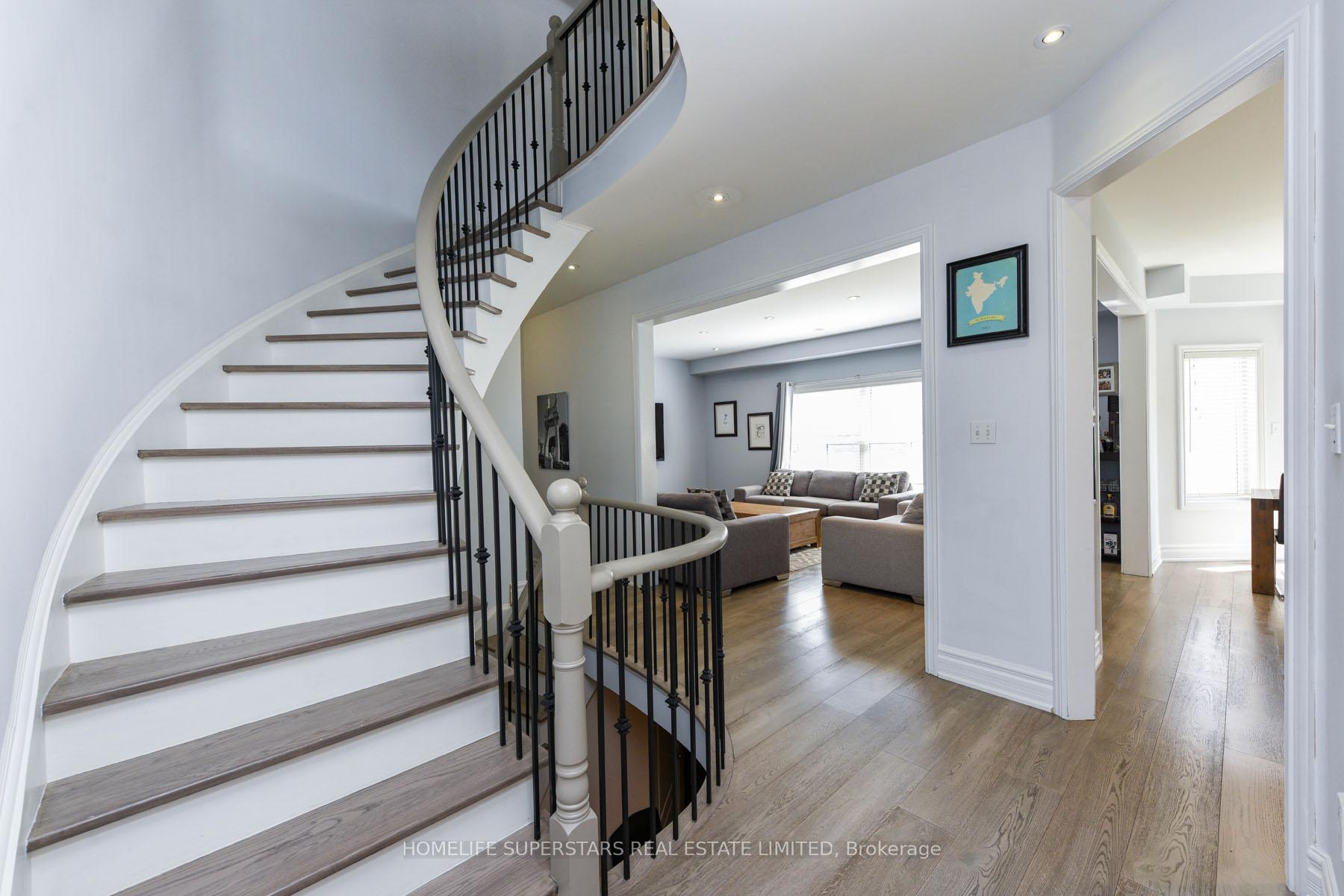 Photo 6 of 3856 Brinwood Gate, Mississauga, Churchill Meadows — HOMEH
