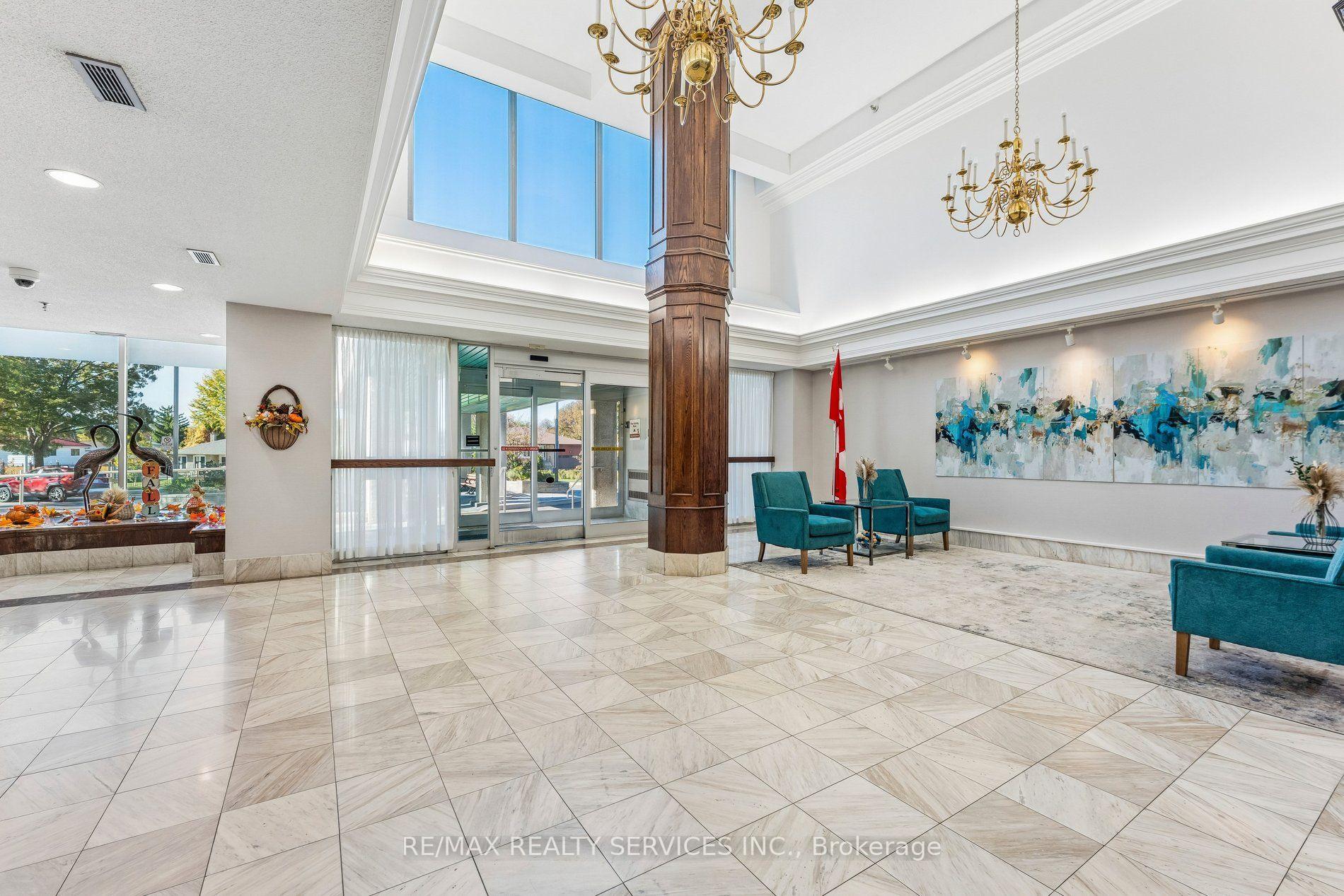 Photo 4 of Unit 1206, 330 Mill Street S, Brampton, Brampton South — HOMEH