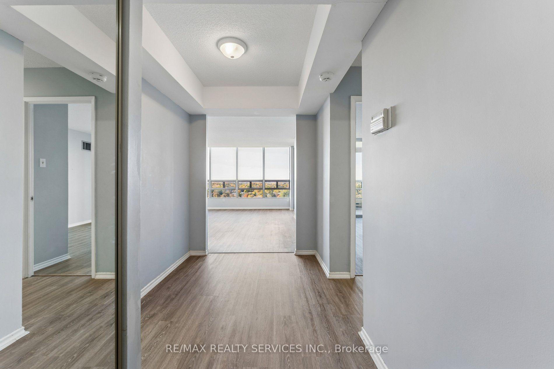 Photo 8 of Unit 1206, 330 Mill Street S, Brampton, Brampton South — HOMEH