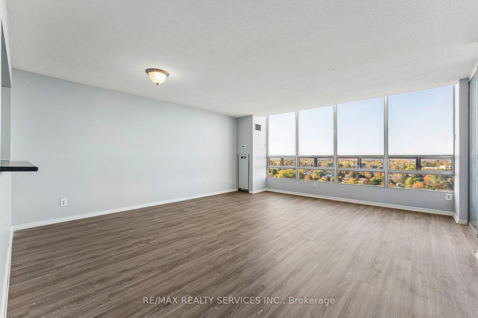 Photo 9 of Unit 1206, 330 Mill Street S, Brampton, Brampton South — HOMEH