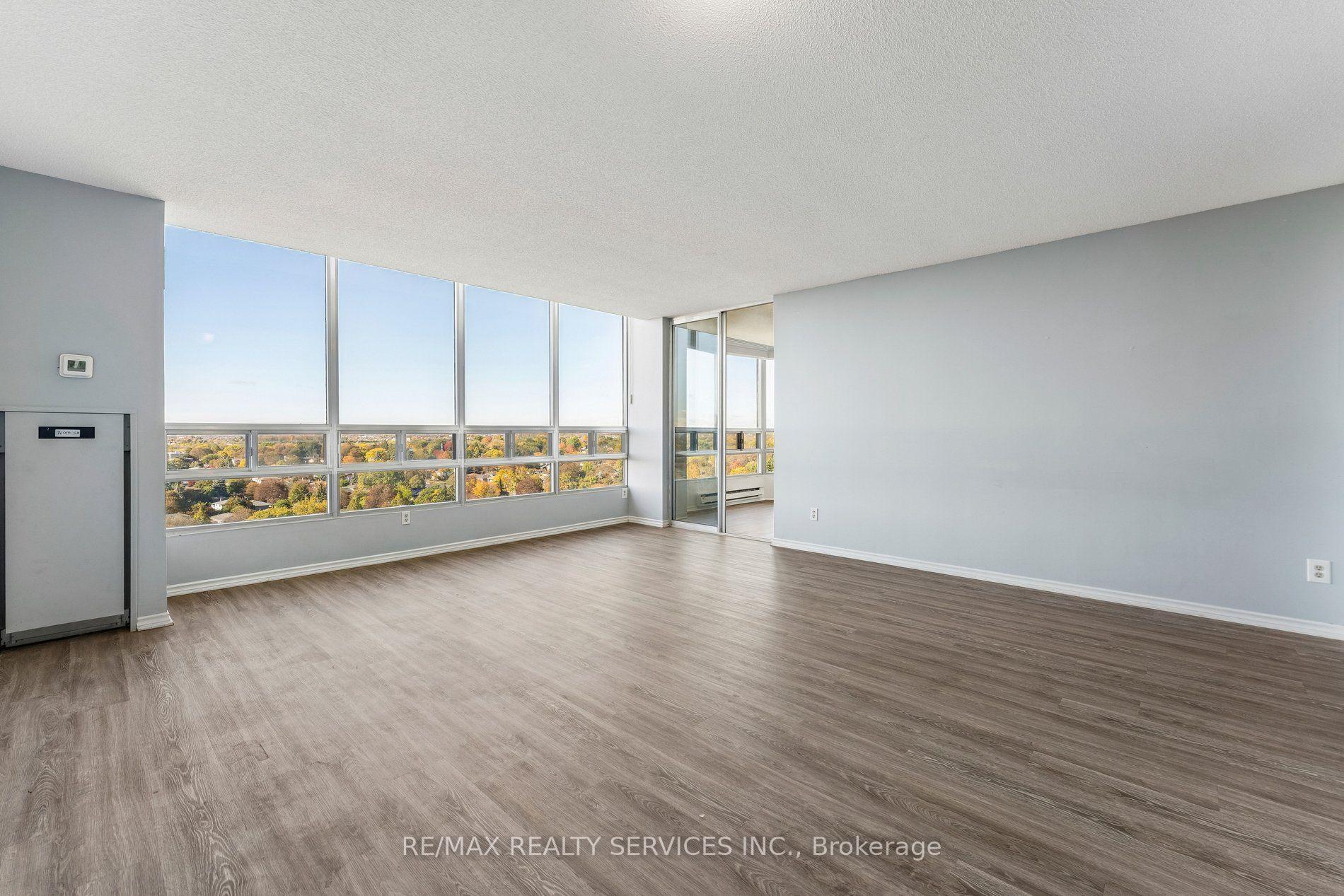 Photo 10 of Unit 1206, 330 Mill Street S, Brampton, Brampton South — HOMEH