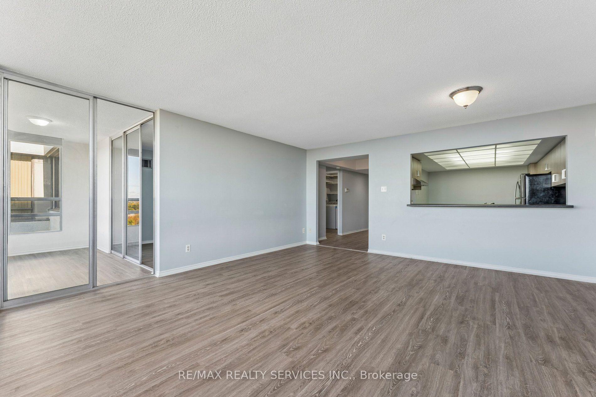 Photo 11 of Unit 1206, 330 Mill Street S, Brampton, Brampton South — HOMEH
