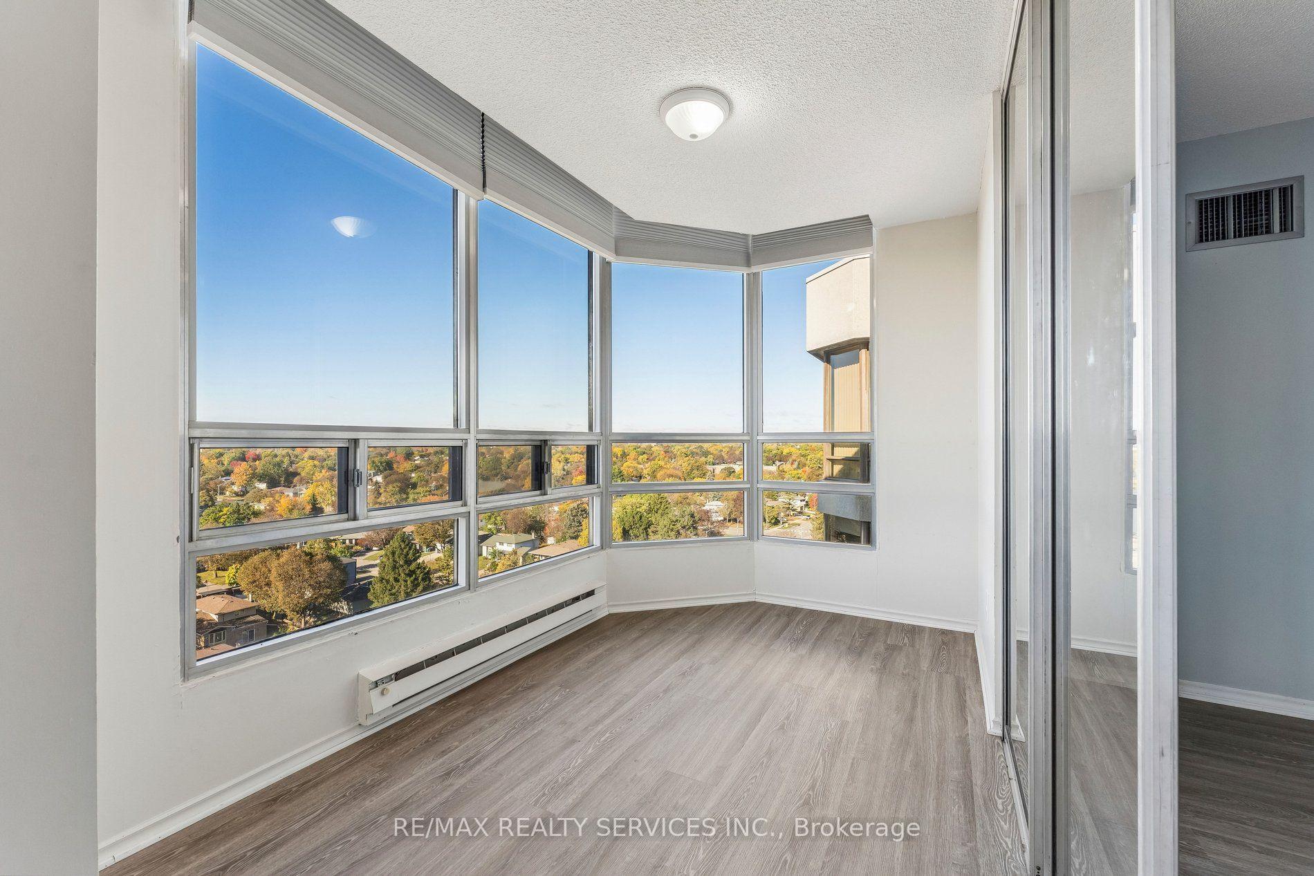 Photo 13 of Unit 1206, 330 Mill Street S, Brampton, Brampton South — HOMEH