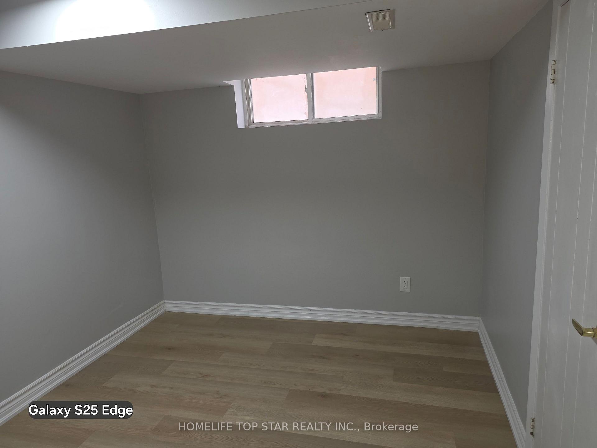 Photo 3 of 255 West 5th Street, Hamilton, Southam — HOMEH