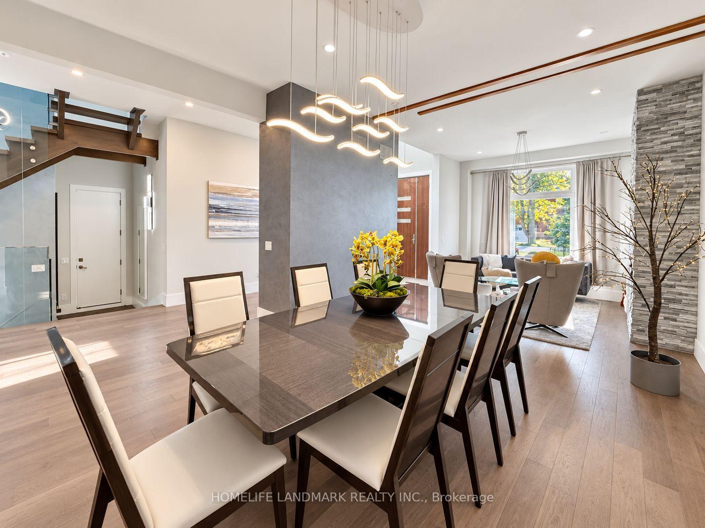 Photo 4 of 15 Wenonah Drive, Mississauga, Port Credit — HOMEH