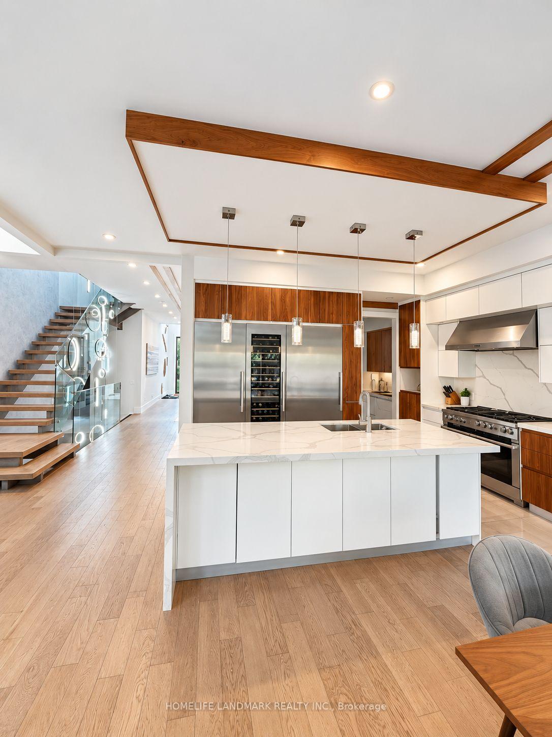 Photo 6 of 15 Wenonah Drive, Mississauga, Port Credit — HOMEH