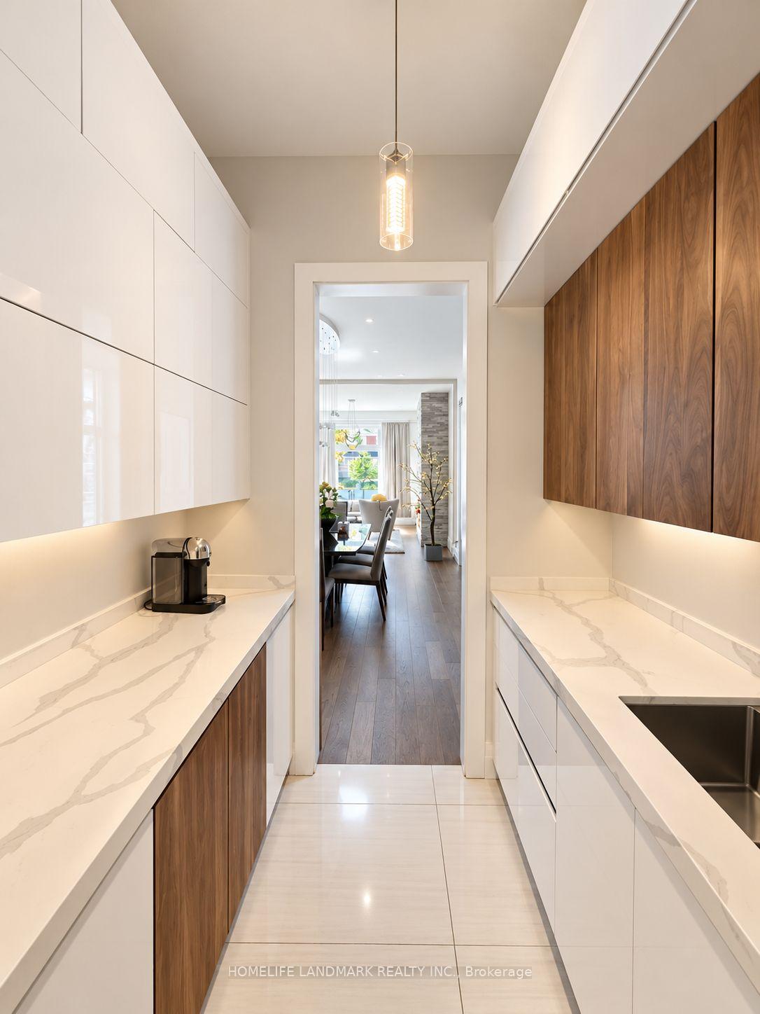 Photo 9 of 15 Wenonah Drive, Mississauga, Port Credit — HOMEH