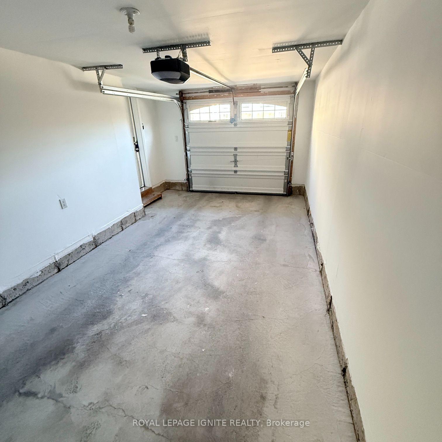 Photo 16 of 1026 Parmenter Point, Milton, Willmott — HOMEH