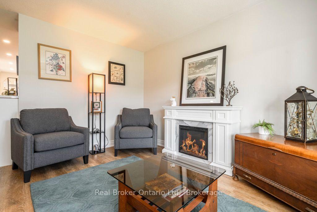 Photo 6 of 22 Burton Crescent, Springwater, Elmvale — HOMEH