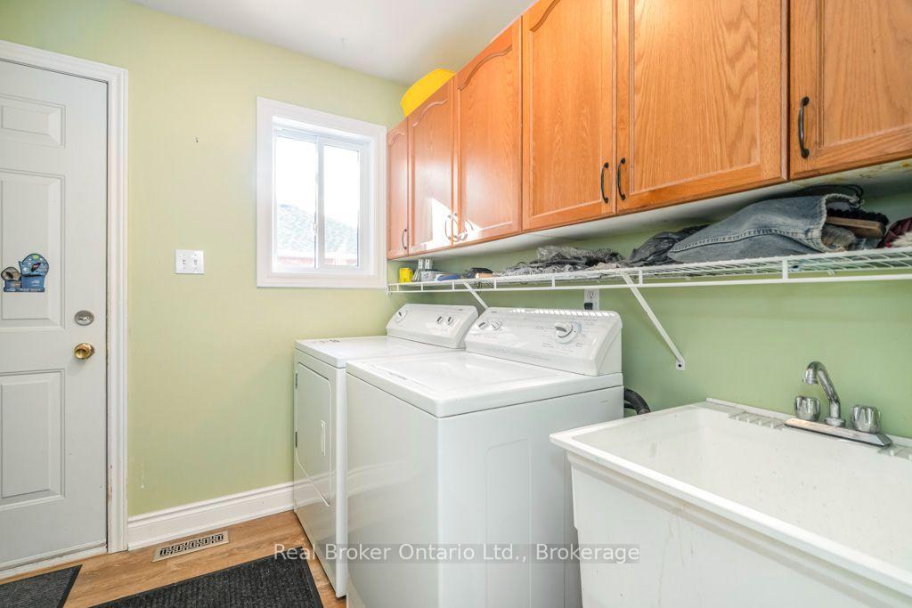 Photo 14 of 22 Burton Crescent, Springwater, Elmvale — HOMEH