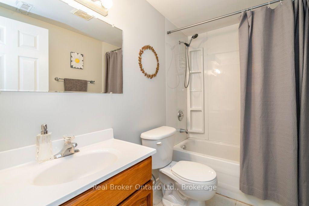 Photo 21 of 22 Burton Crescent, Springwater, Elmvale — HOMEH